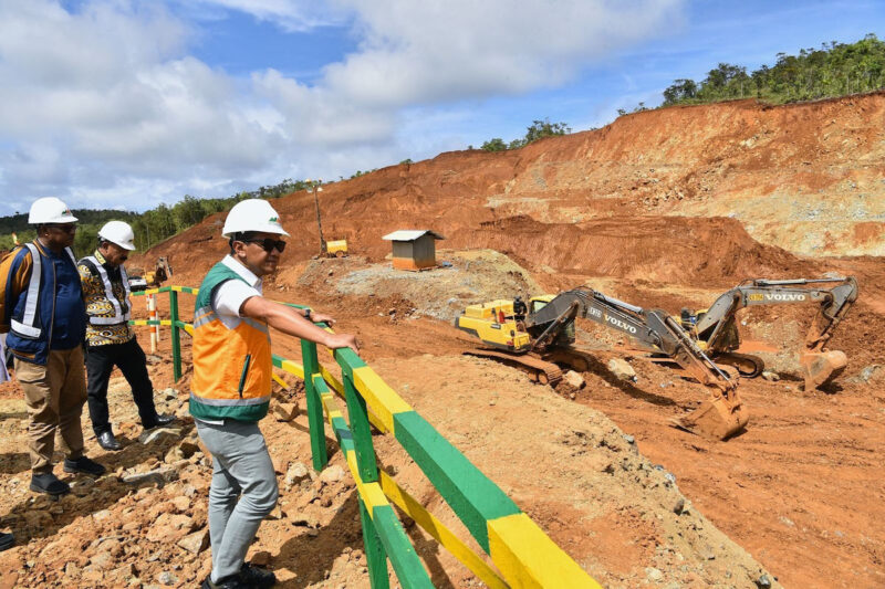 Ditemui Menteri Bahlil, Masyarakat Pulau Gag Minta Penambangan Nikel Dilanjutkan